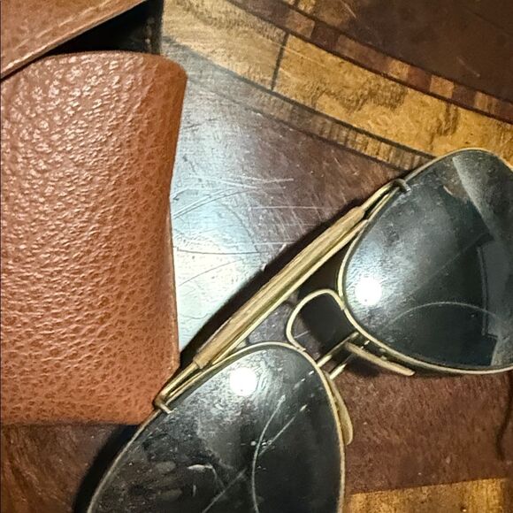 Gold Aviator Sunglasses with Dark Lenses VINTAGE - Very Fragile Ray Bans - 1980s main image 7